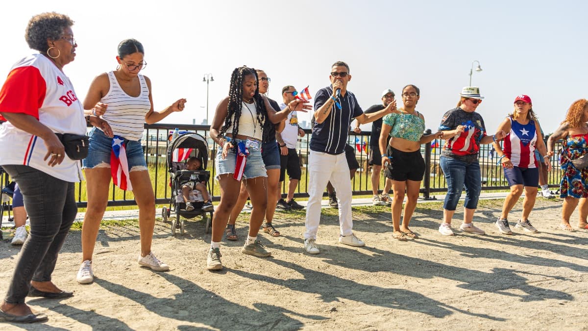 Bring YOUR Community to the Boston Harbor Islands and Boston Harborwalk this Summer!