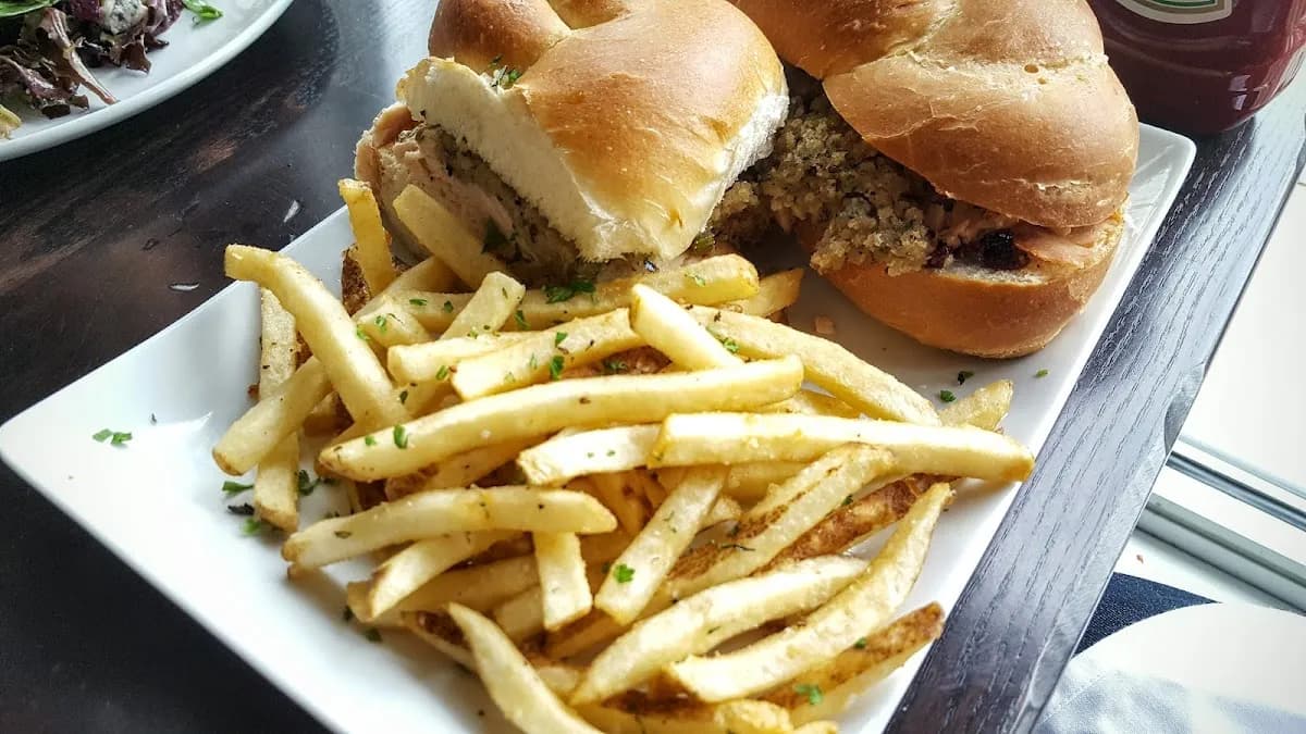 Boathouse Bistro