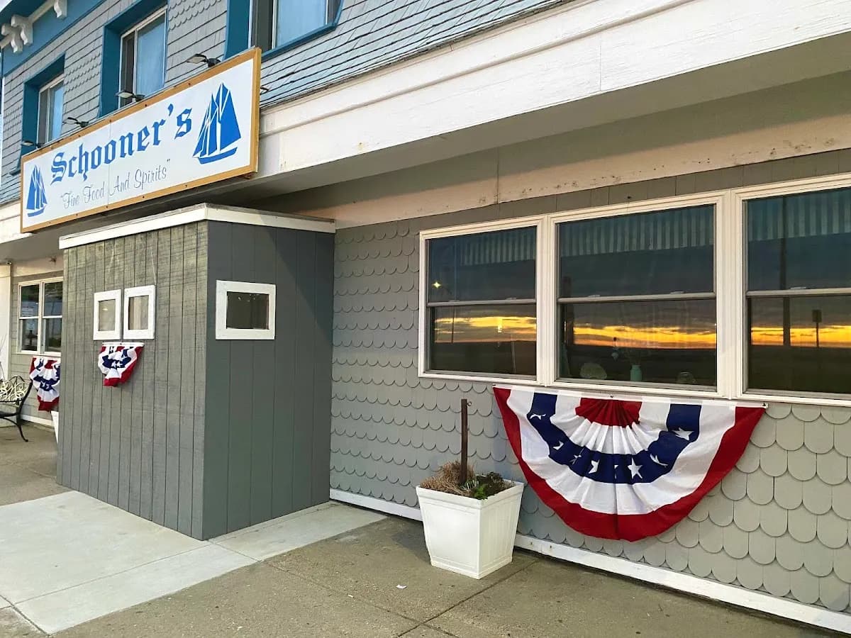 Schooner's Restaurant