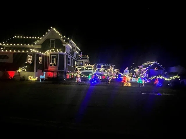 Bibbidi Bobbidi Bright 2024 - Holiday Lights in Hull